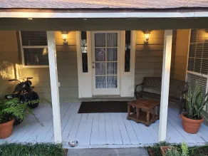 Old Mandeville guesthouse with New Orleans style courtyard 1 block from Lake. - Image 5