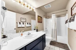 Beautiful, Stylish, Lake Access, 3 Pools! Resort at Pointe Royale, Branson - Image 5
