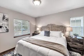 Highlights:<br>Private beach just steps from your door<br>Includes kayaks for exploring the lake<br>Great fishing right off the shoreline or dock<br>Bring your boat and enjoy full boating access<br>Cozy indoor fireplace for cool evenings<br>4 spaciou - Image 5
