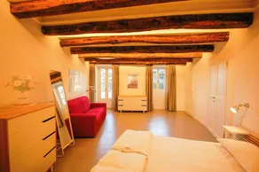 Geschmackvoll möblierte 2½-Zimmer-Wohnung mit großzügigem Außenbereich - Image 5
