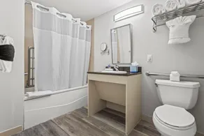 Newly Remodeled Studio at Miami Hotel - Parking included - Image 4