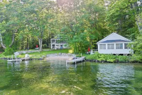 Nostalgic Winter Harbor Wonderland on Lake Winnipesaukee Sleeps 16 - Image 4