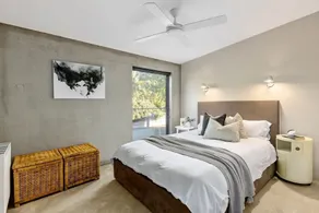 Luxury Portsea Sanctuary Gas Heat Pool Gardens - Image 4