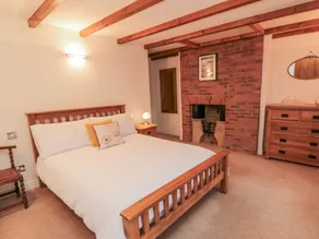 Manor Cottage - Image 4