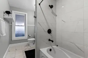 3 bedroom with laundry and parking at Windsor - Image 4