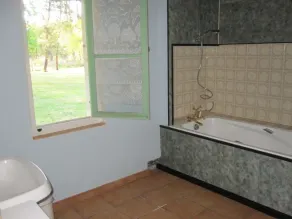 Casa familiar en medio del bosque. - Image 2