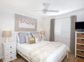 Large Beach House near 2 beaches - Image 3