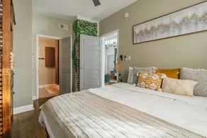 King Bed @ The MadiZEN. No Cleaning Fee! Central Midtown Location! - Image 4