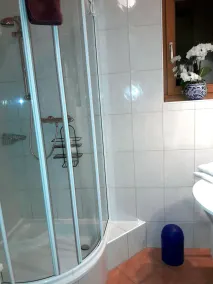 Lejlighed i en solrig beliggenhed, wellness u. Vandland kun til fods i nærheden af skoven, - Image 2