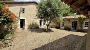 Charming house, swimming pool, countryside, halfway between La Rochelle and Puy-du-Fou - Image 5