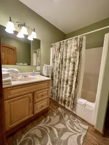 Overlook Cabin: E. Bluff Drive, Lake View, Hot Tub, Firepit, Central-AC, Private - Image 5