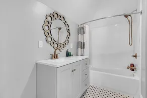 Cozy Trotter 4 Bedroom Home - Image 5
