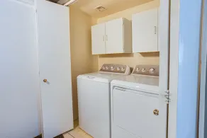 4BR w pool, fire pit, 3 king rooms - Image 2