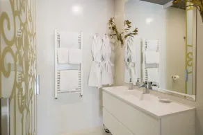Biggest Luxury Rambla Catalunya - Image 3