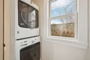 Beautiful Private Carriage House, Heart of Denver, Quiet Yet Close to Everything - Image 2