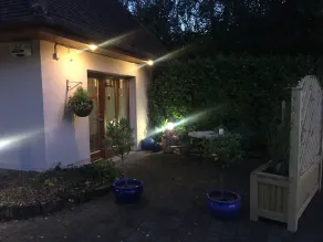 Storslåede Unik og Privat Lodge beliggende i rolige modne haver - Image 5