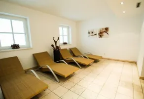 All Seasons Lodge by All in One Apartments - Image 3