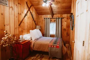 Bear Tracks Cabin - VT Escape - Image 5