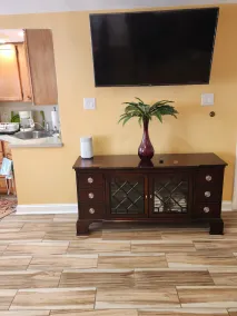 Cozy 2-bedroom Apartment - Image 2