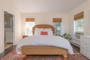 Bright light, water views, steps from the beach! - Image 4