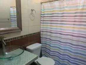 Beautiful house with private pool - Image 3