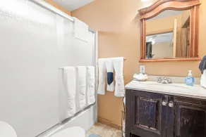Bear Family Cabin - 5BR / 3BA / Table de billard / Baby-foot / Jacuzzi / WiFi - Image 5