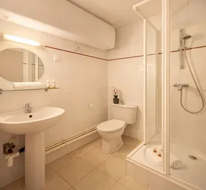 Family-Friendly Apartment Near Montparnasse - Image 2