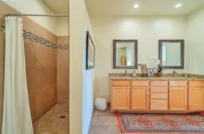 Luxury 3BD/2BA Desert Oasis Near Tucson w Pool, Views, Low Summer Rates! 🌄 - Image 2