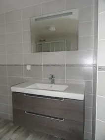 totalmente renovada casa de carácter situado a 1 km de las gargantas Bes - Image 3