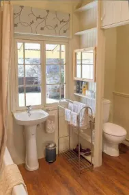 Ambrose Cottage Castlemaine - Image 3