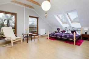 Spacious House | 6 Bedrooms, Terrace, Close to the Sea - Image 5