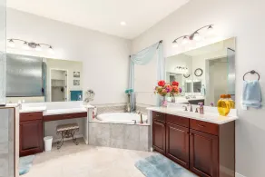Close to Pro Sport facilities. Beautiful home. - Image 4
