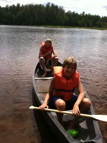 Waterfront Log Home am Quiet Lake-25-Minuten-Sonntag River Ski - Image 3