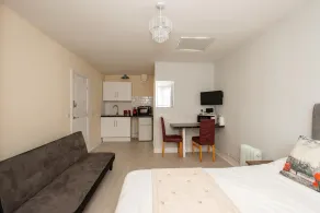 NEWLY REFURBISHED Studio, 20 mins to London Bridge - Image 5