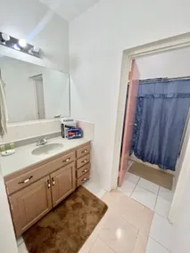 Impeccable Spacious 3 Bedroom Home Near Beach! - Image 2