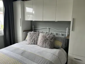 SeasideEscape-2Br-Sleeps4-Parking-PetsOK-Fireplace - Image 4