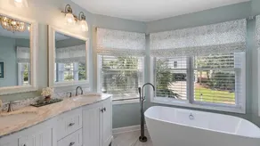55 Pelican Bay by Avantstay Easy Beach Access + Shared Pool + Screened Porch + Ping Pong - Image 5