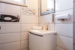 Brajdine Lounge mit Swimmingpool und Whirlpool - Image 3
