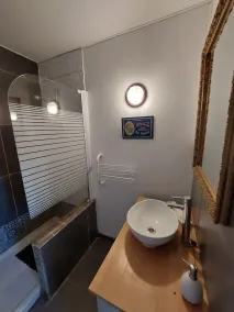Charmerende Sommerhus Foran en Stor Privat sø - Image 4