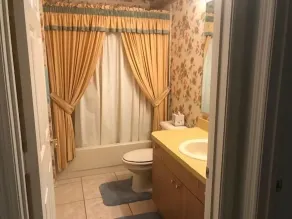 NICE 2 BEDROOM VILLA CLOSE TO SHOPPING DINING &  MORE LOCATED THE VILLAGES FL - Image 3