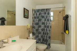 EXQUISITE 2 BEDROOM TOWNHOUSE IN SUNSHINE CITY - PORTMORE - Image 4