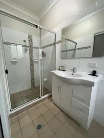 Hillcrest Farm Stay affordable 2 bedroom apartment - Image 3