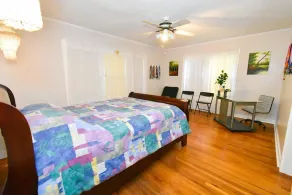 Charming Home Five Minutes To The Beach, Very Close to the Aquarium & Lexington - Image 4