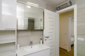 Spacieux appartement de vacances entièrement équipé avec barbecue et terrasse | Vue sur l'eau - Image 4