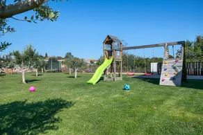 Villa Arestea near Pula with 35 m2 heated pool, sea view, wellness & kids playground - Image 3