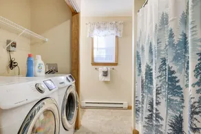 Cozy Poconos Chalet - w/Hot Tub, Sauna, & Lake Access! - Image 3