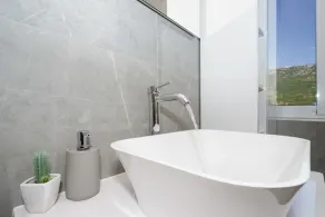 Sunny, Quiet Apartment With Roof Terrace - Image 3