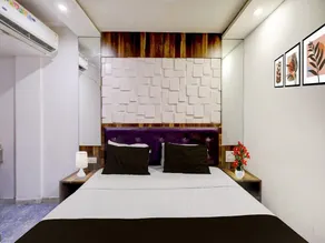 Saver Double Hotel Admire Suit - Image 5