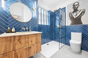 This house is a 4 bedroom(s), 3 bathrooms, located in Manchester, England. - Image 2
