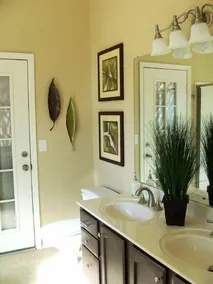 Great Home, Great Price, Great Location, w/Custom Built Pool - Image 2